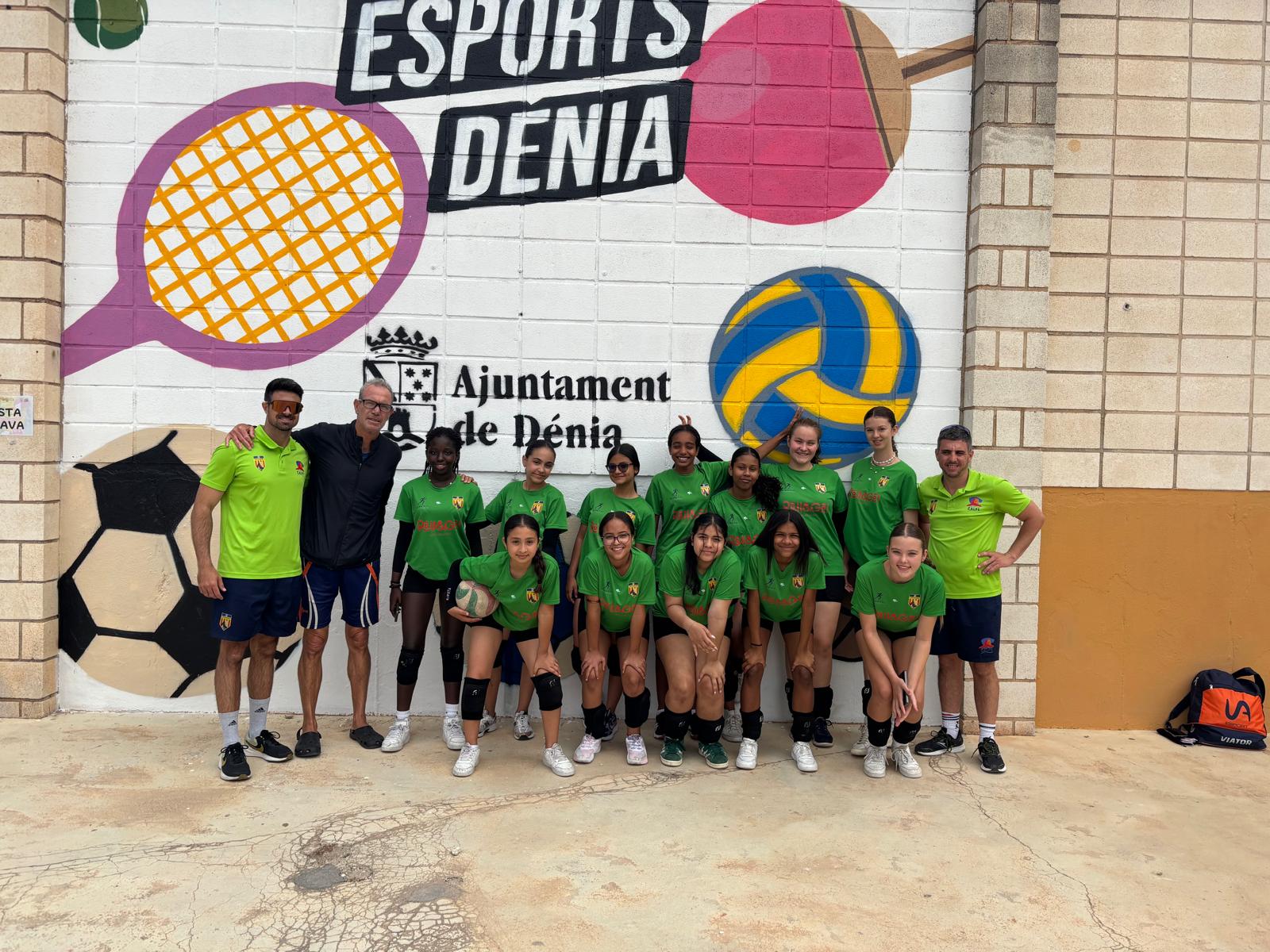 Selección de jugadoras de Calpe del Club Voleibol Ifach para los Mini Jocs de la Marina Alta